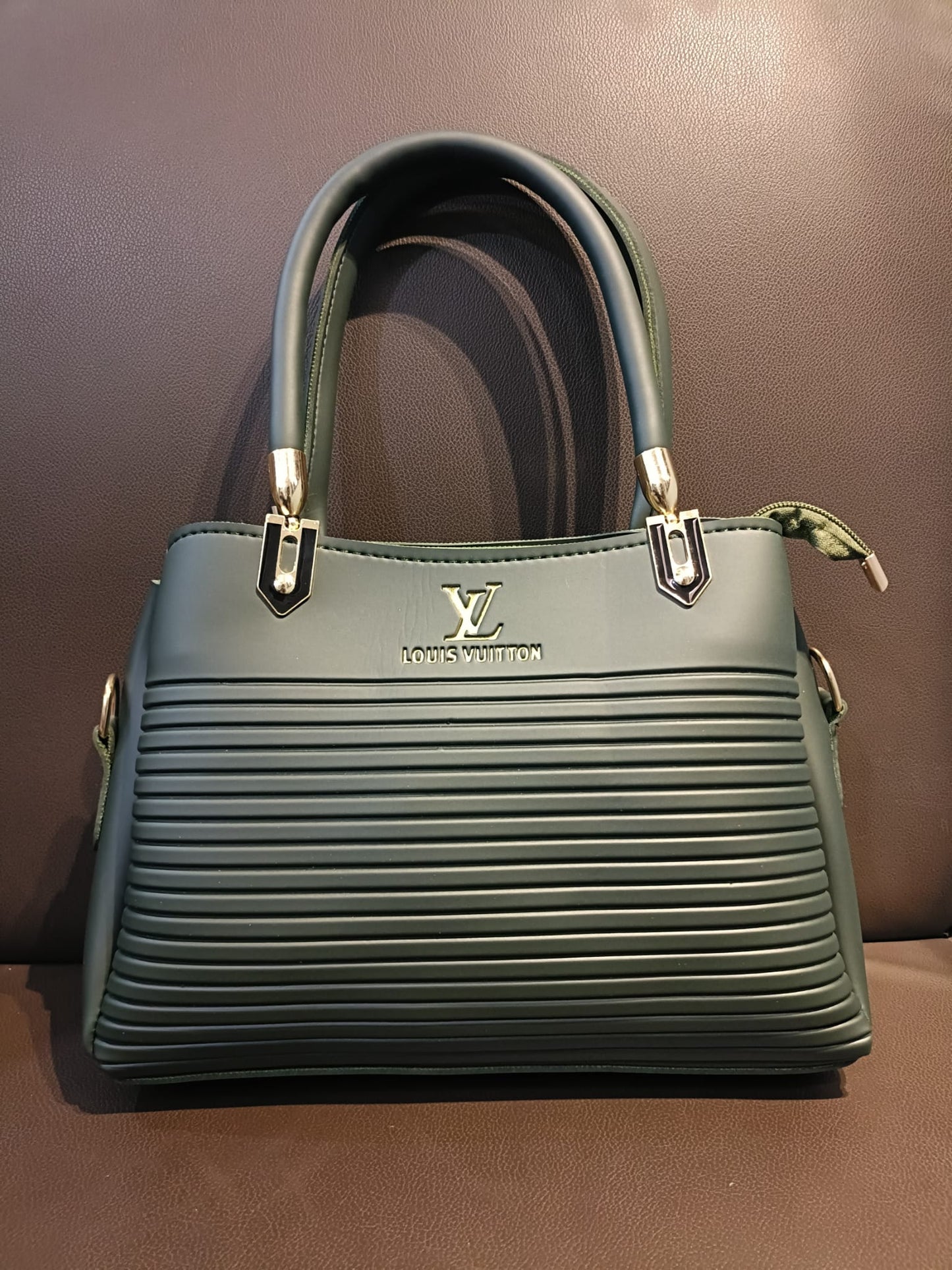Louis Vuitton Dark Green Textured Handbag – ApnaBag.shop