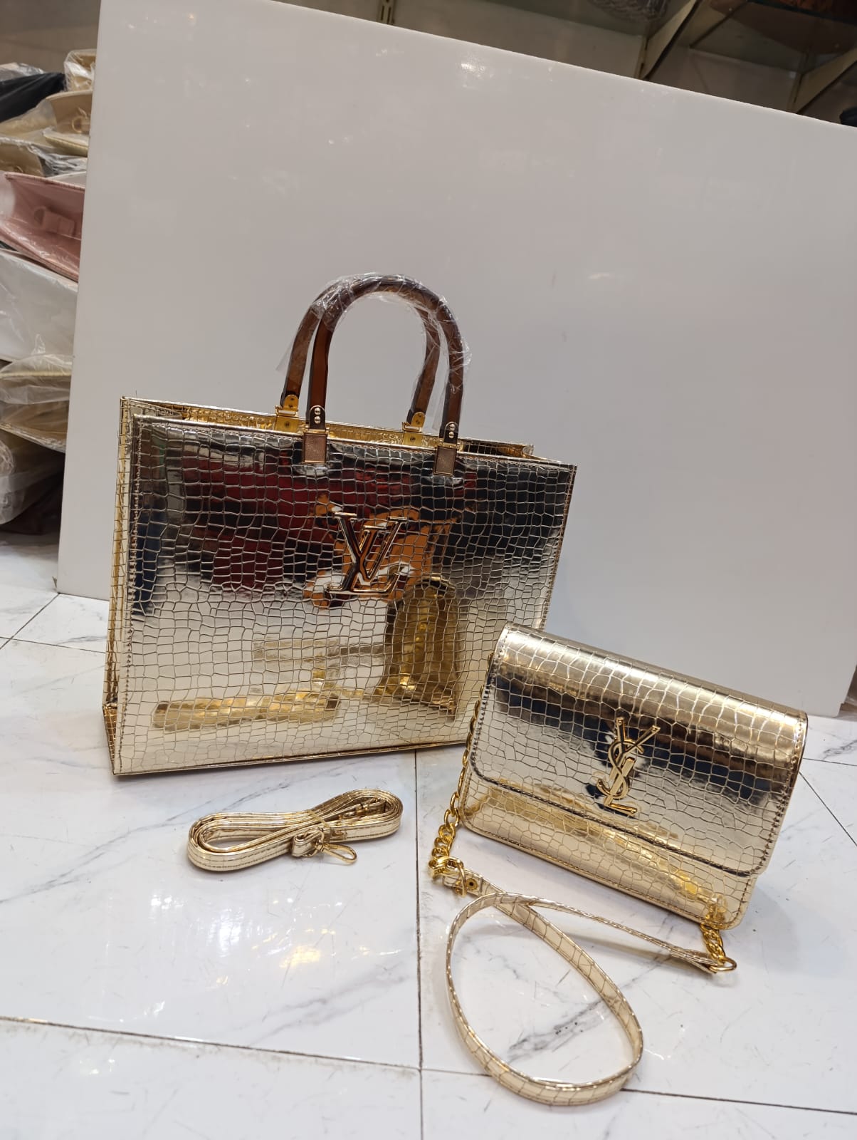 2-IN-1 LUXURY GOLDEN HANDBAG & CLUTCH SET – DESIGNER STYLE | CROC TEXTURE | PREMIUM